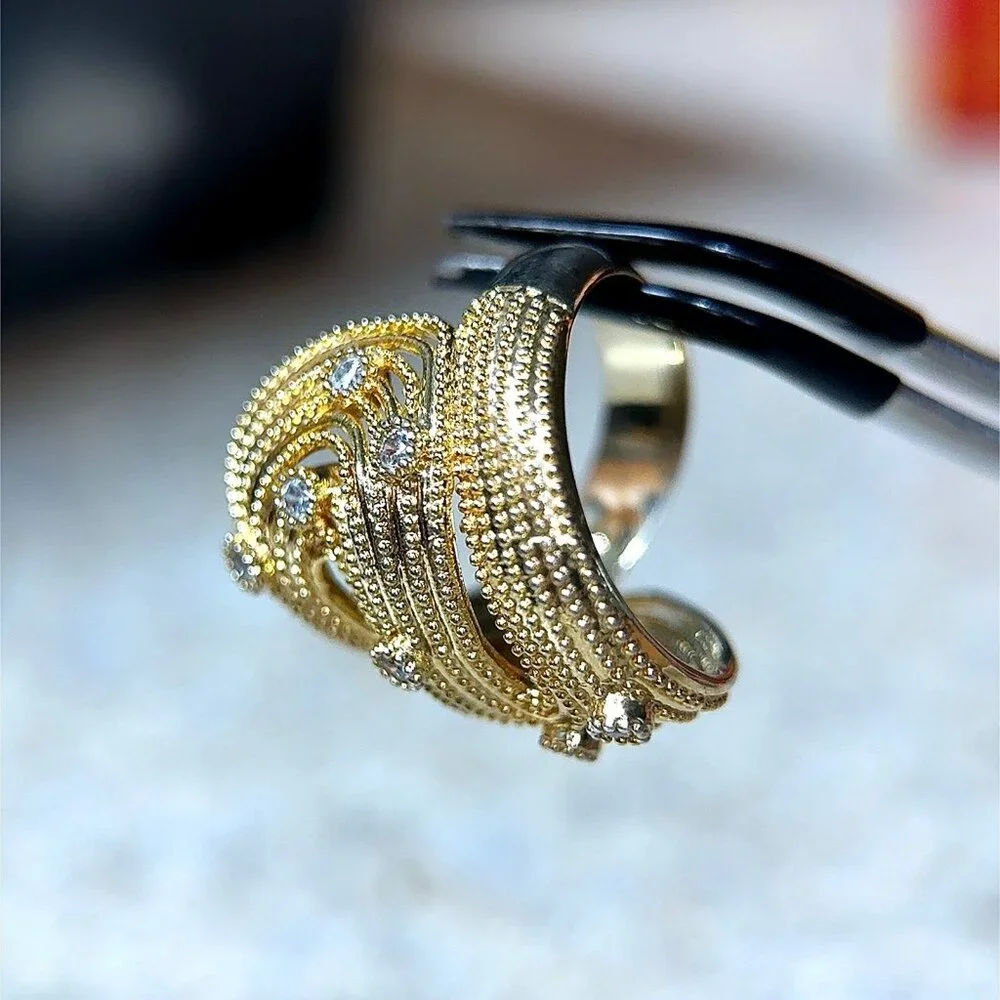 Unique Swirl Cz Ring‎